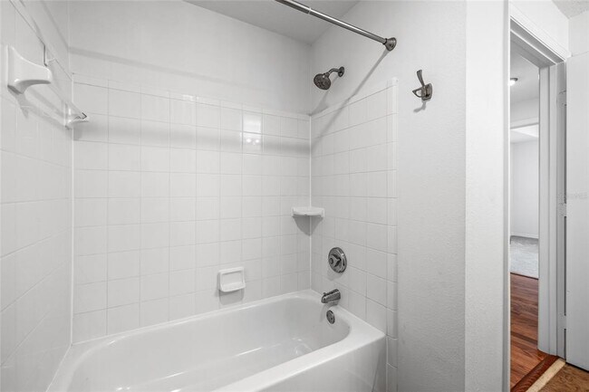 Building Photo - 501 Knights Run Ave