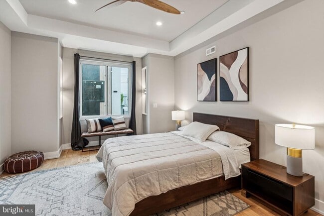 Building Photo - 1514 S Bambrey St