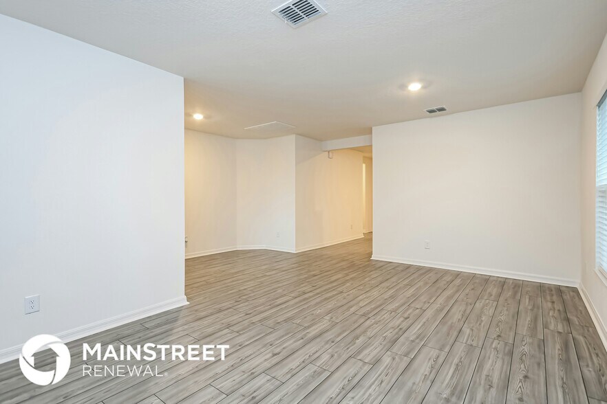 Building Photo - 2006 Maple Ln