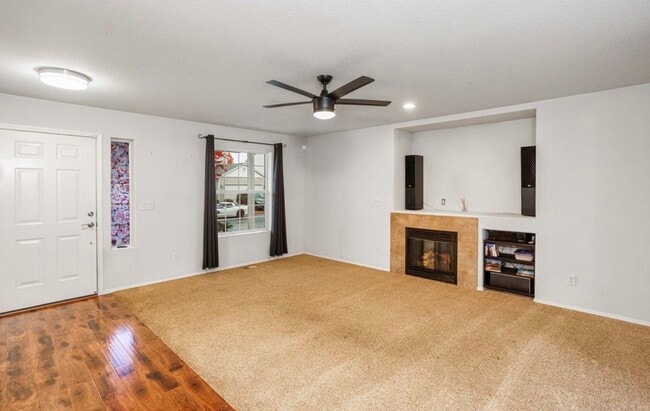 Building Photo - 1018 NE Mariners Loop