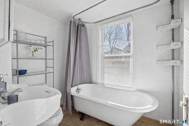 Building Photo - 316 Wilson St