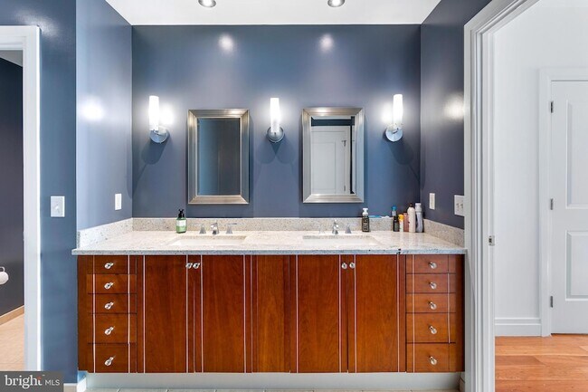 Building Photo - 147 Waterfront St