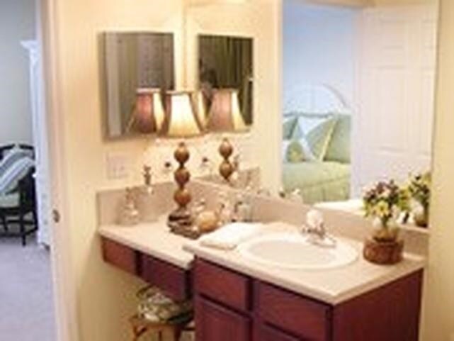 Building Photo - 2801 Chancellorsville Dr