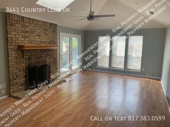 Building Photo - 3441 Country Club Dr