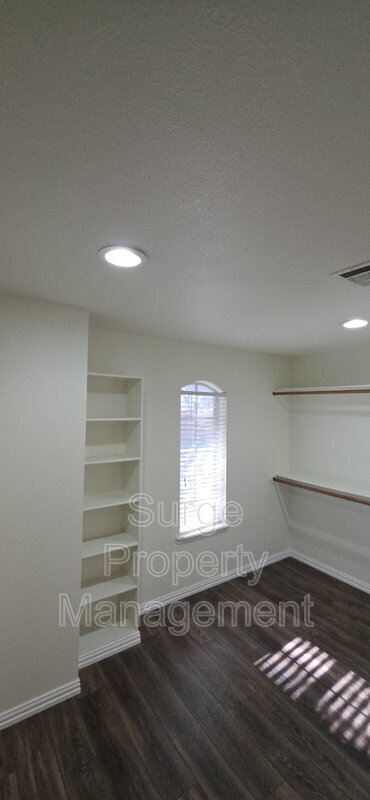 Building Photo - 629 Dorchester Dr