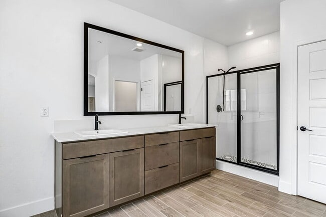 Building Photo - 7153 E Harvard Ave