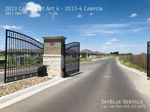 Building Photo - 2013 Canyon Dr
