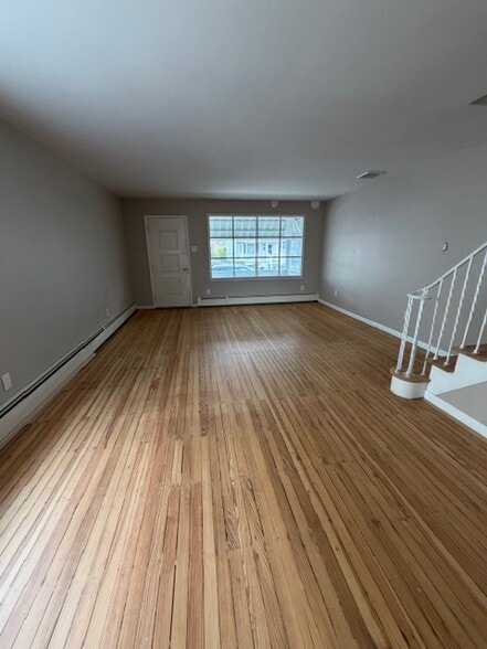 Building Photo - 58 Amherst Ave