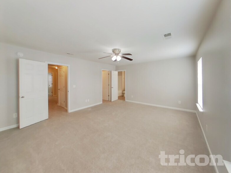 Building Photo - 123 Bruin Dr