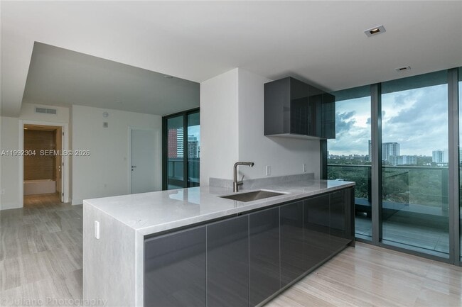 Building Photo - 1451 Brickell Ave