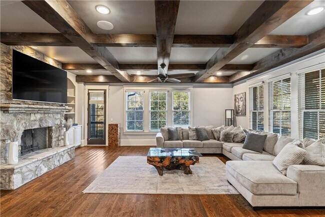 Building Photo - 2125 Cooper Lake Dr SE