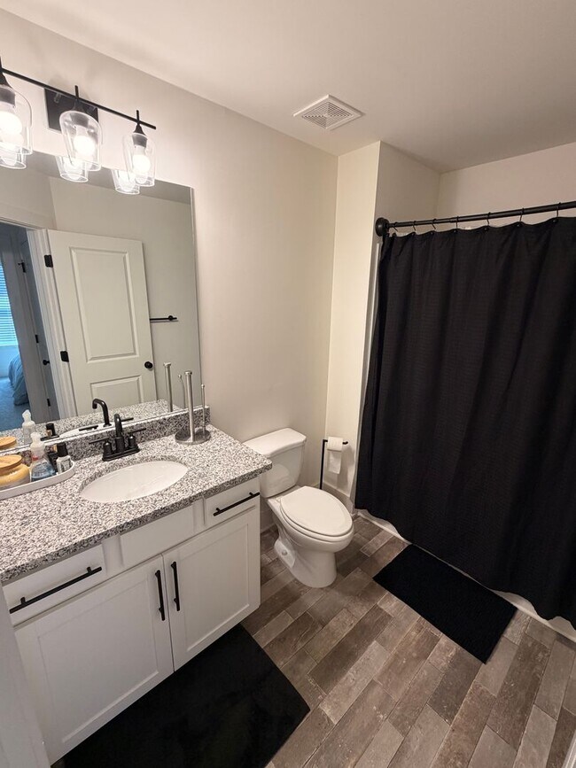 Building Photo - 2221 Flying Spur Dr