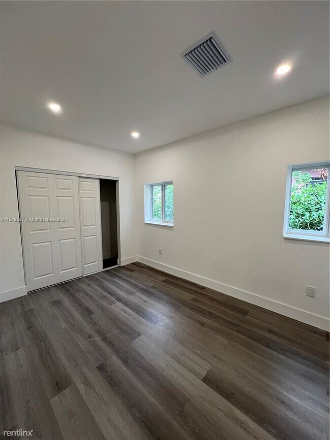 Building Photo - 3 br, 2.5 bath House - 5511 NW 1st Ave # 5511