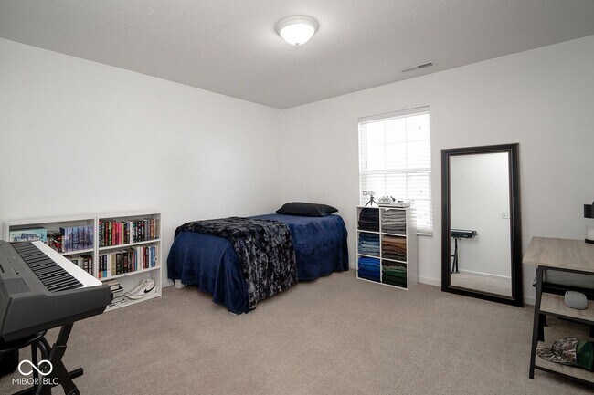Building Photo - Spacious 4-Bedroom Home with Walk-In Closet & Community Pool in Greenwood
