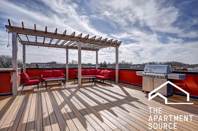 Building Photo - 3329 N Avers Ave