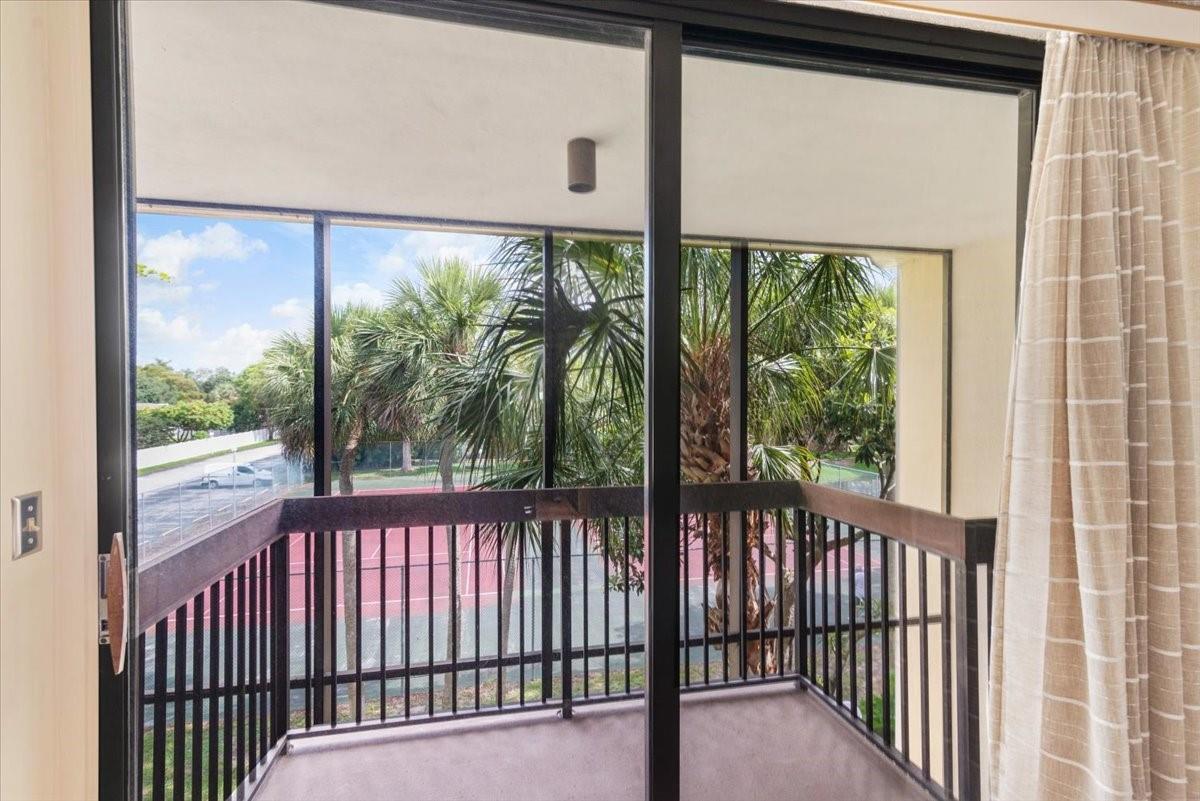 Building Photo - 2831 SW 87th Ave