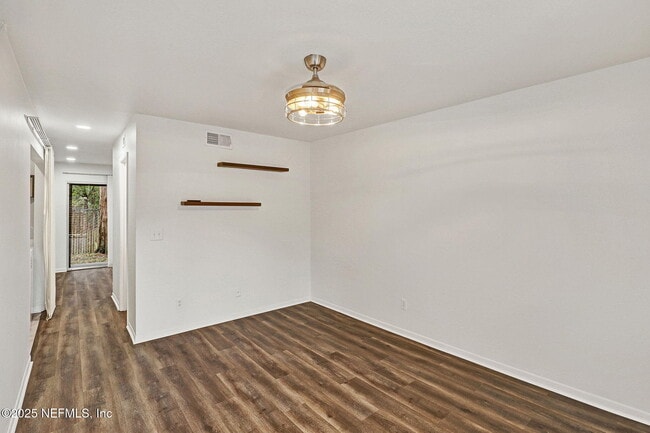 Building Photo - 2300 Twelve Oaks Dr