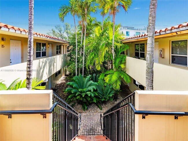 Building Photo - 2025 Miami Rd