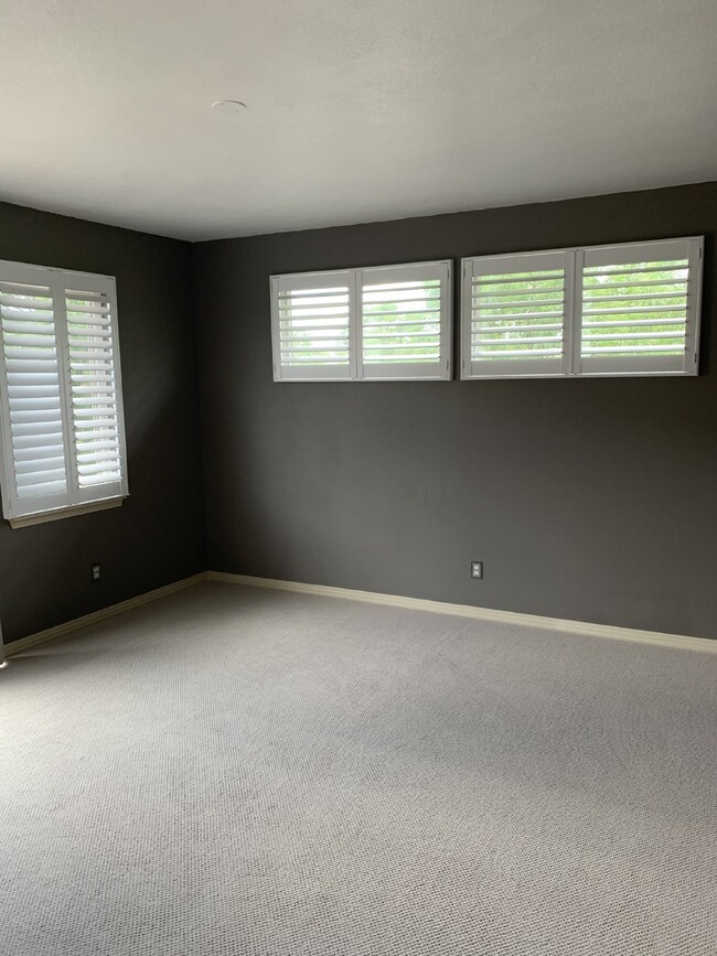 Building Photo - Beautiful Condo For Rent