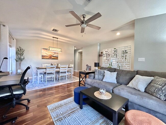 Building Photo - 14511 Cottingham Dr