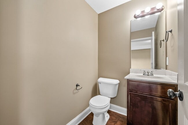 Building Photo - Pet Friendly Two Bedroom!