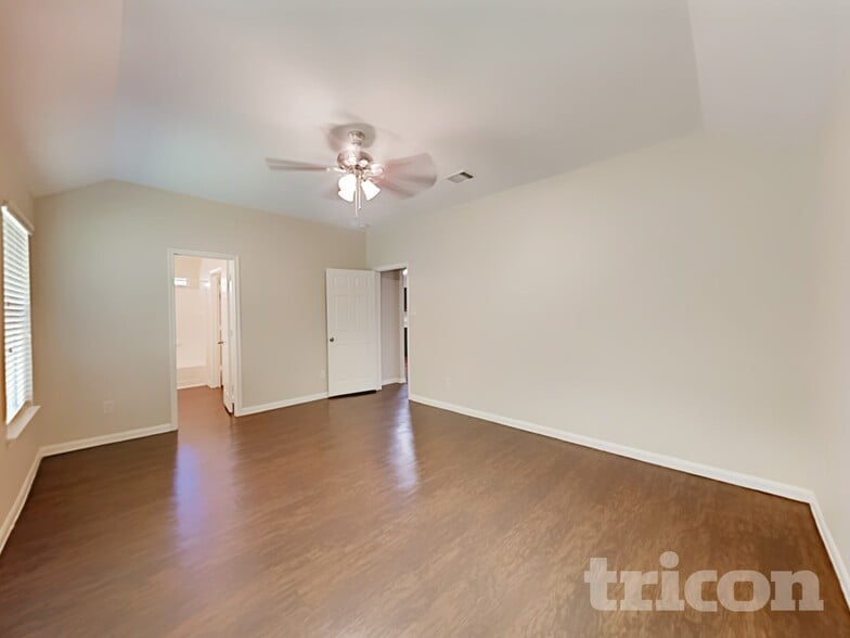 Building Photo - 21419 Palma Grove Way