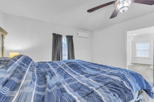 Building Photo - Warm & Welcoming 2 Bed, 2 Bath Home with Solar Panels and Spacious Yard