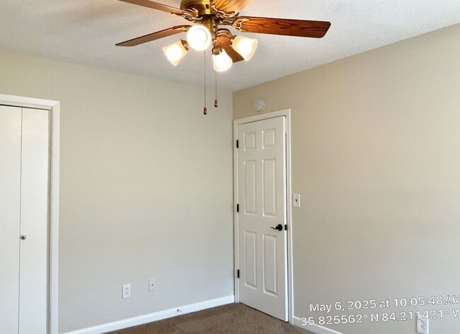 Building Photo - ** ~~ Beautiful 3 bedroom 2 bath house in ...