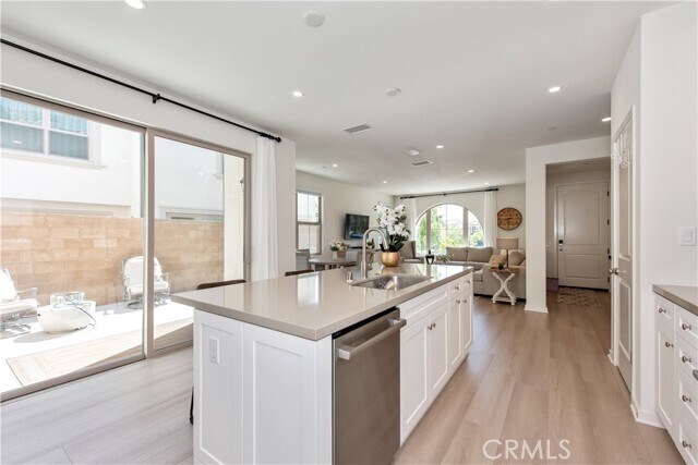 Building Photo - 116 Sunnyside