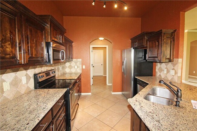 Building Photo - 3001 SW Woodruff St