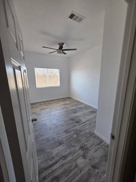 Building Photo - 8173 Viburnum Ave