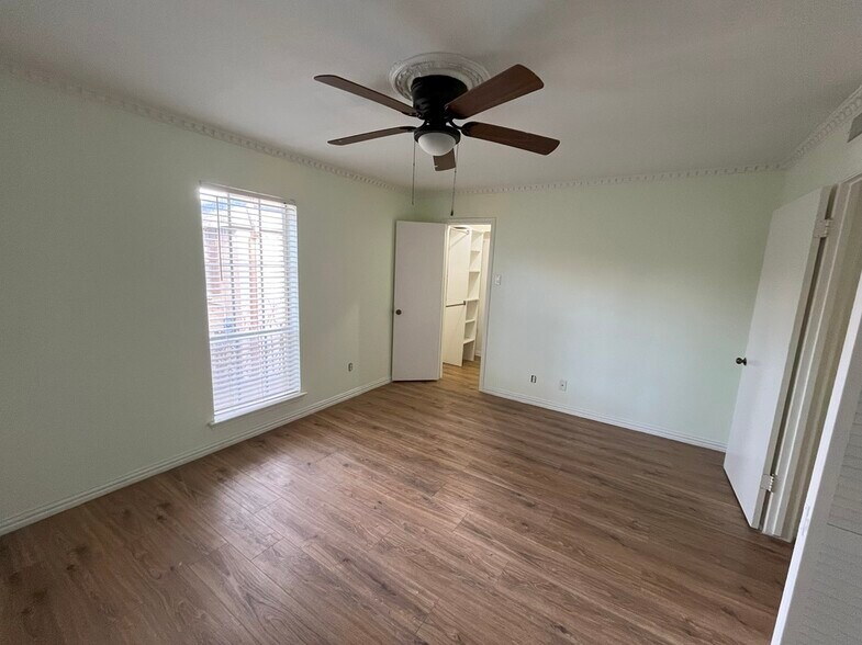 Building Photo - 4209 Avondale Ave