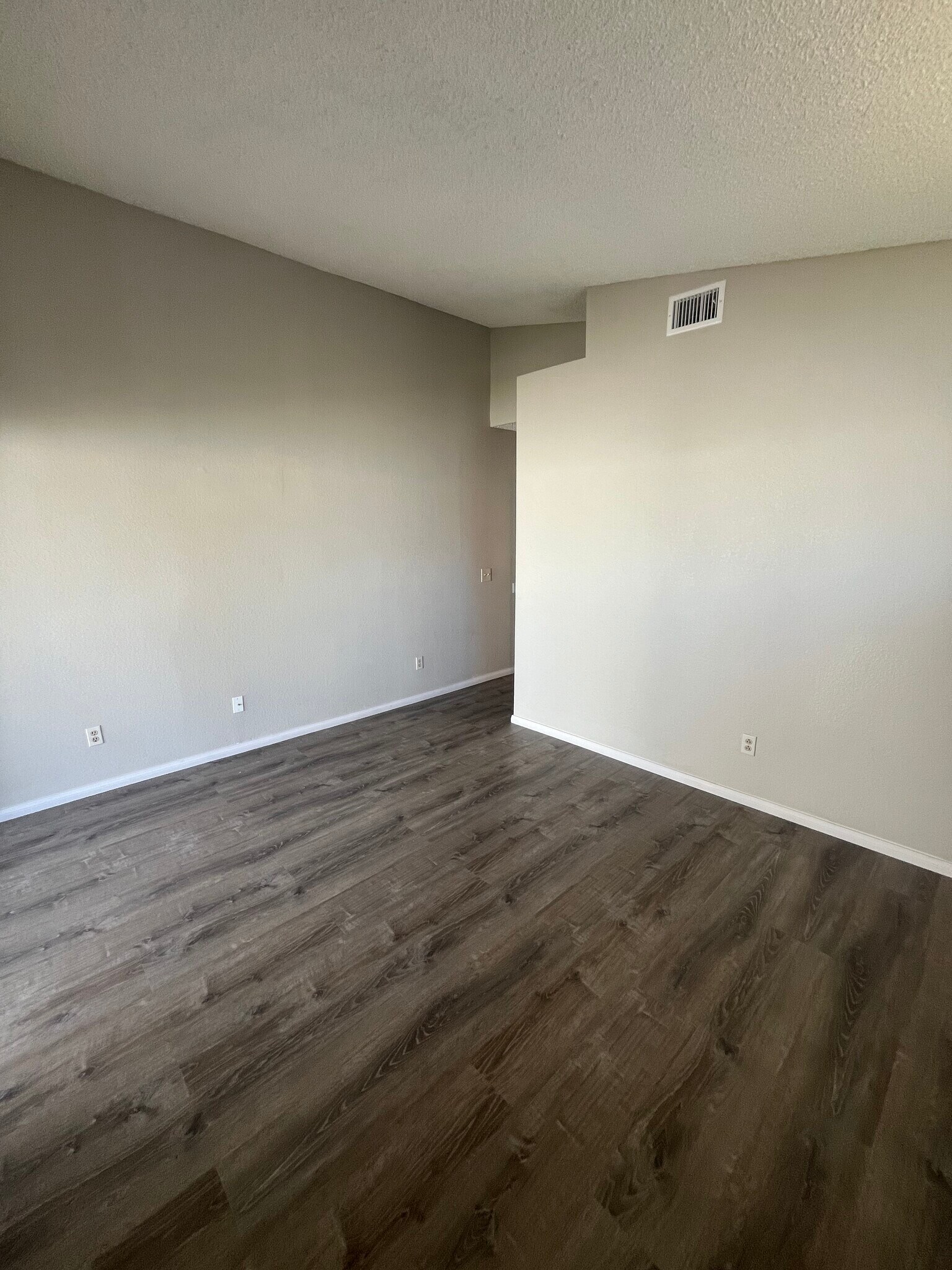 Building Photo - 14864 Spinnaker Ln