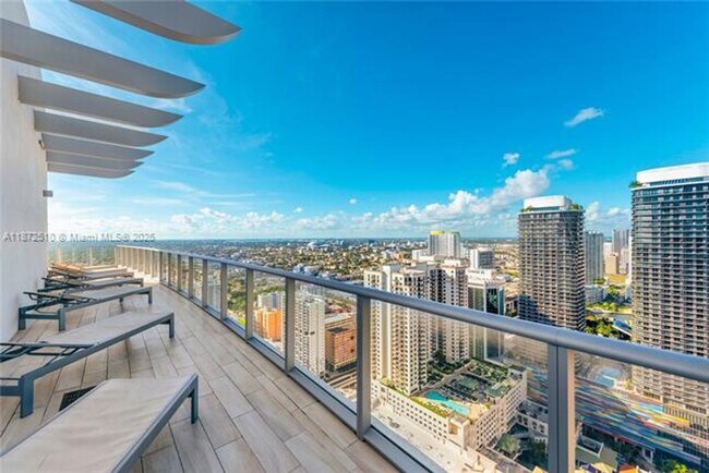 Building Photo - 1100 S Miami Ave