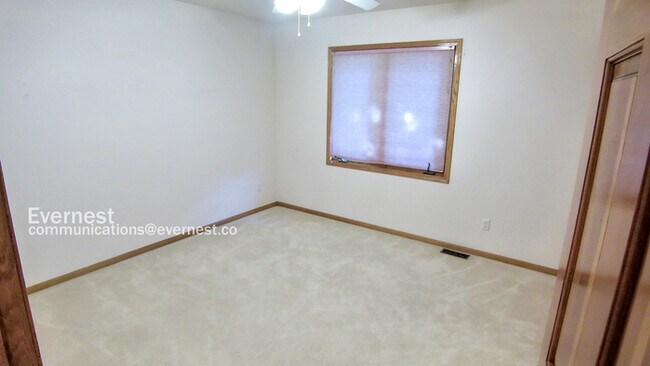 Building Photo - 3724 Stratford Ct