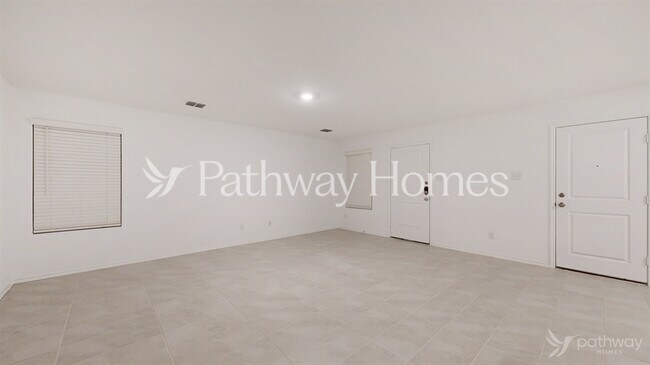 Building Photo - 1352 Plum Rd