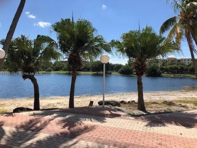 Building Photo - 9351 Fontainebleau Blvd