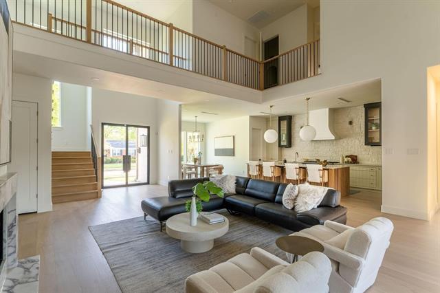 Building Photo - 3815 Dunhaven Rd