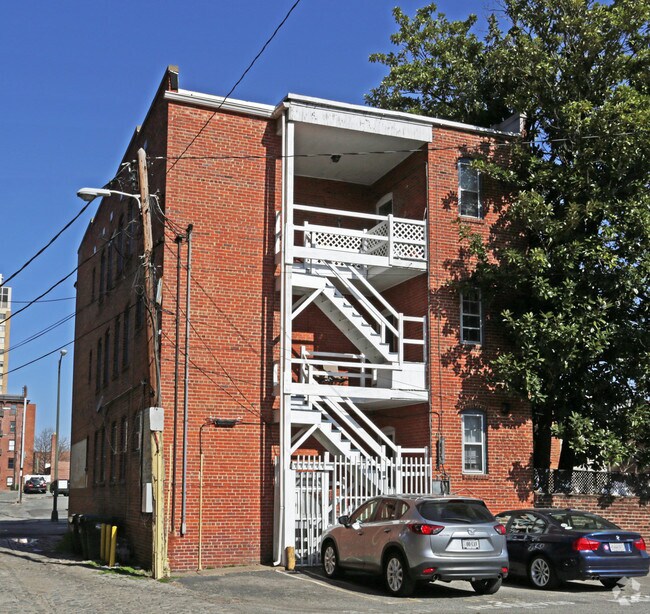 Building Photo - 111 N Foushee St