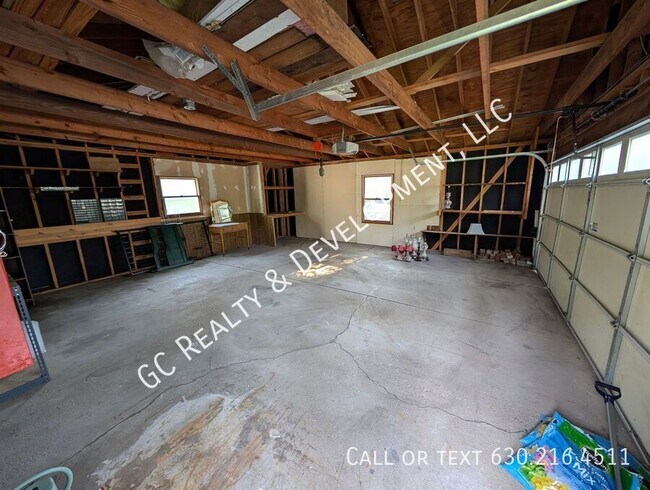 Building Photo - 173 Pomeroy Ave
