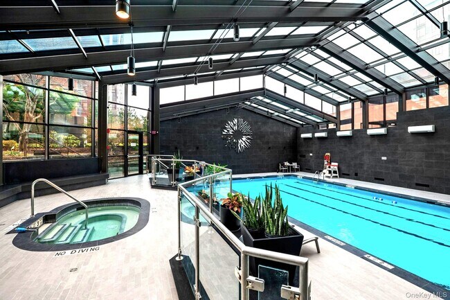 Building Photo - 4 Martine Ave