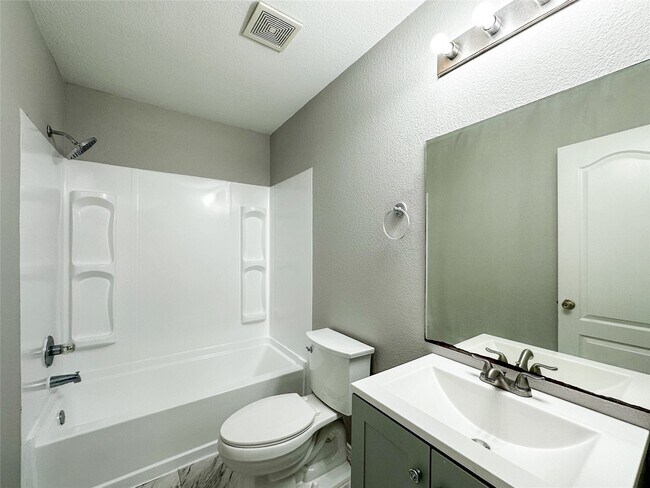 Building Photo - 5739 Westminster Village Dr
