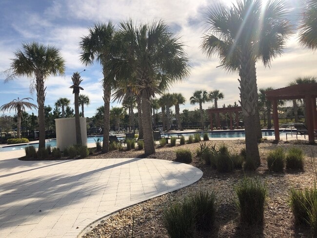 Building Photo - 3/2 house no carpet located in Sun City Center