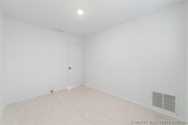 Building Photo - 1273 NE 37th St