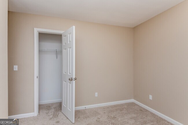 Building Photo - 2716 Brenston Dr