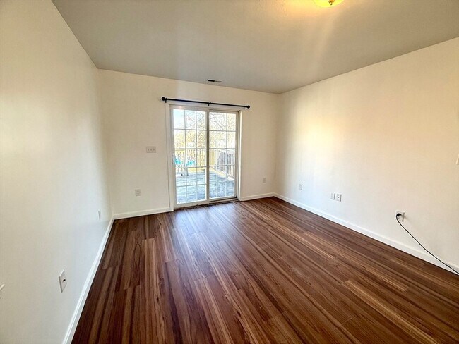 Building Photo - 136 Eastford Rd