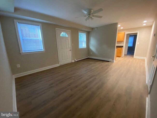 Primary Photo - 8611 Flower Ave