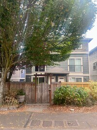 Building Photo - Available 1/0! Cozy townhouse in the Mt Ba...