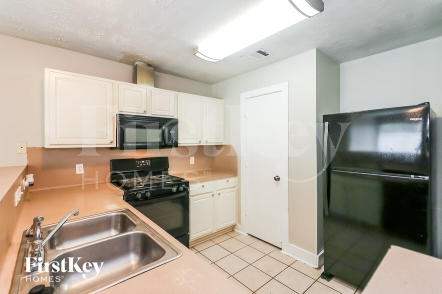 Building Photo - 5043 Summit Lodge Dr