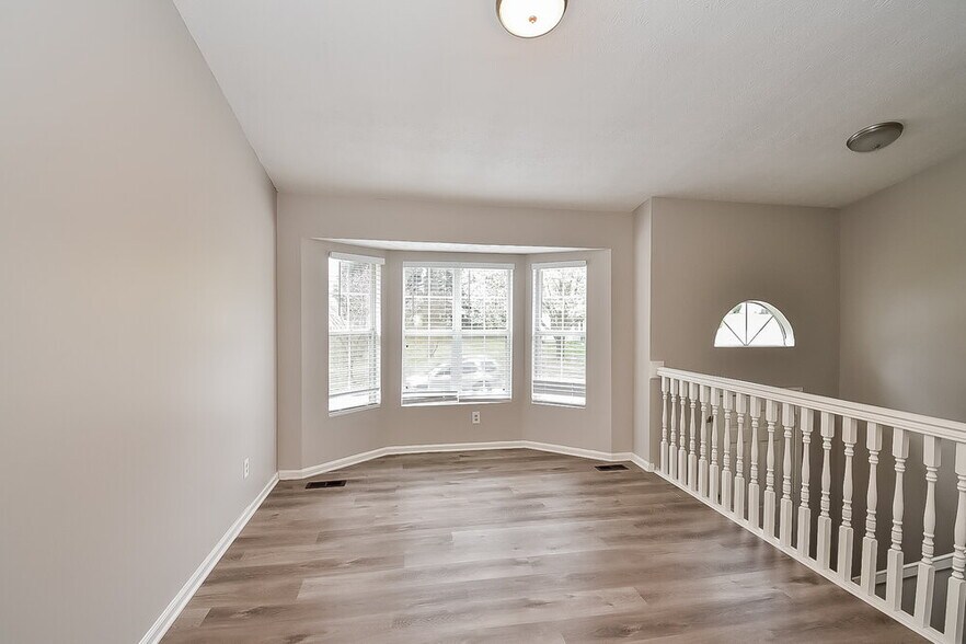 Building Photo - 2032 Lown Farm Ln